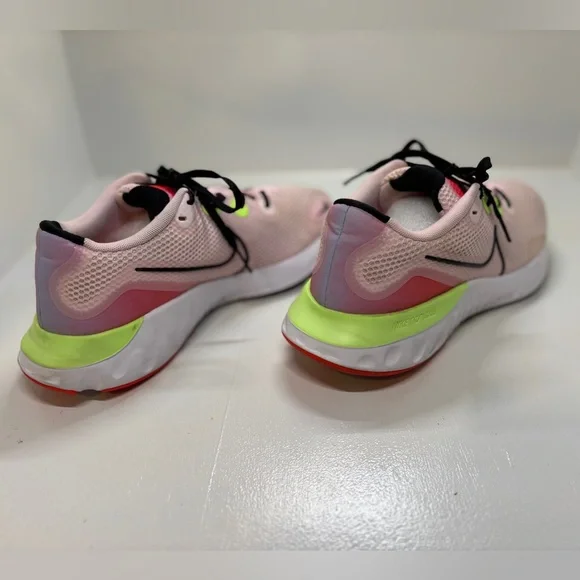 Nike Renew Run in the 'Pink Foam' women’s size 10 - Picture 5 of 11